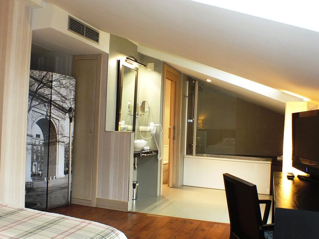 Hotel Puerta Del Arco Tudela de Duero ภายนอก รูปภาพ