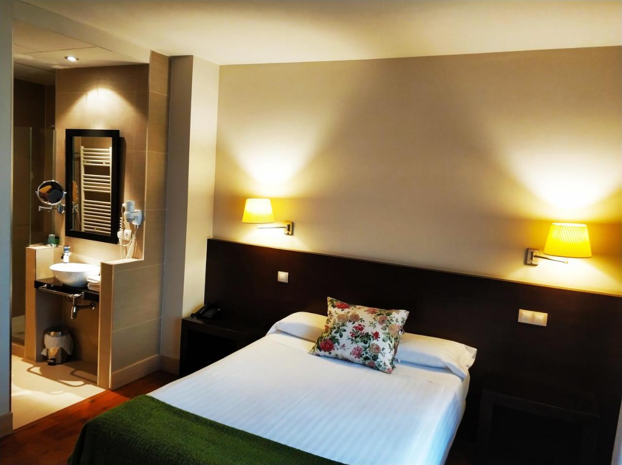 Hotel Puerta Del Arco Tudela de Duero ภายนอก รูปภาพ