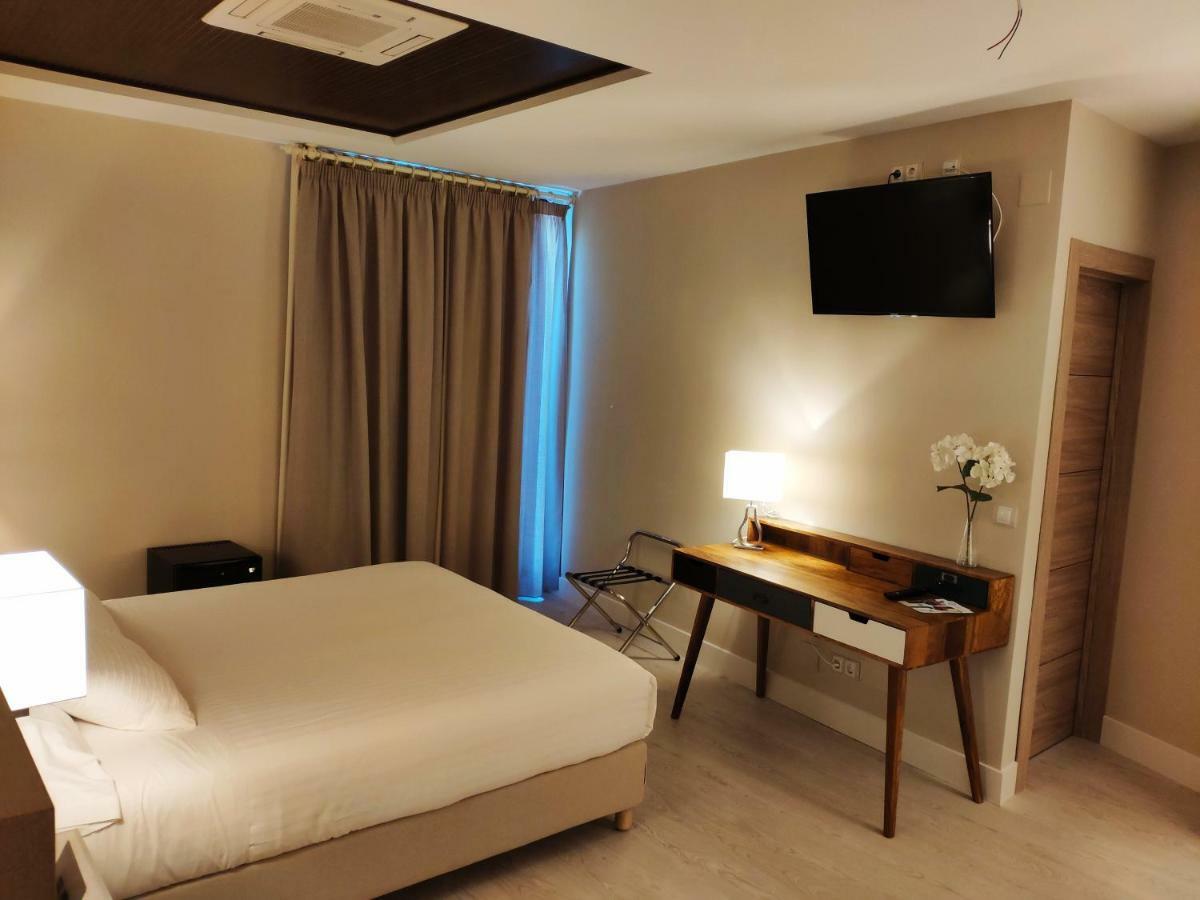 Hotel Puerta Del Arco Tudela de Duero ภายนอก รูปภาพ